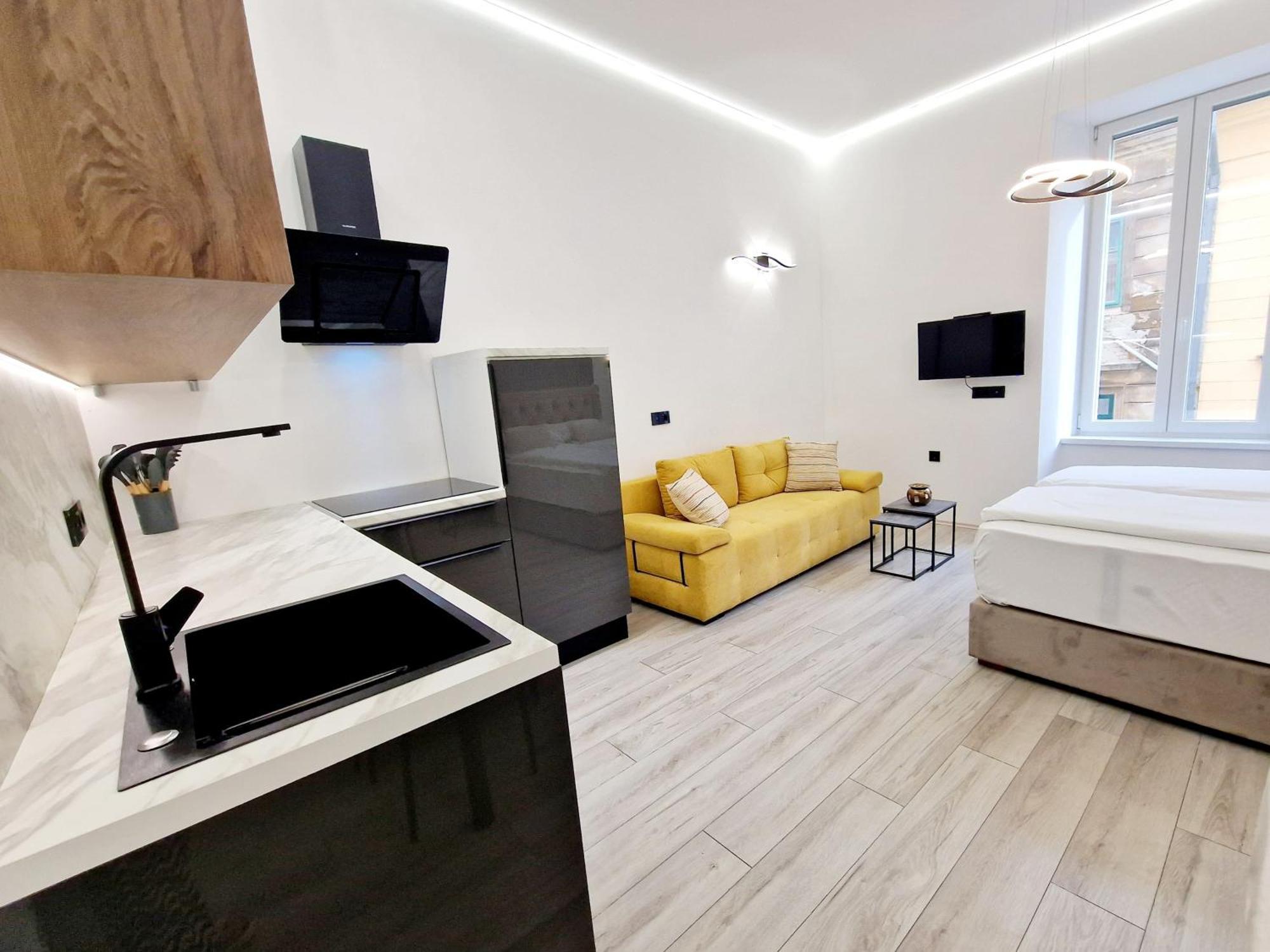 Veneziana Apartment *